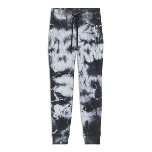 Lululemon Warm Down Jogger
Earth Dye Stone